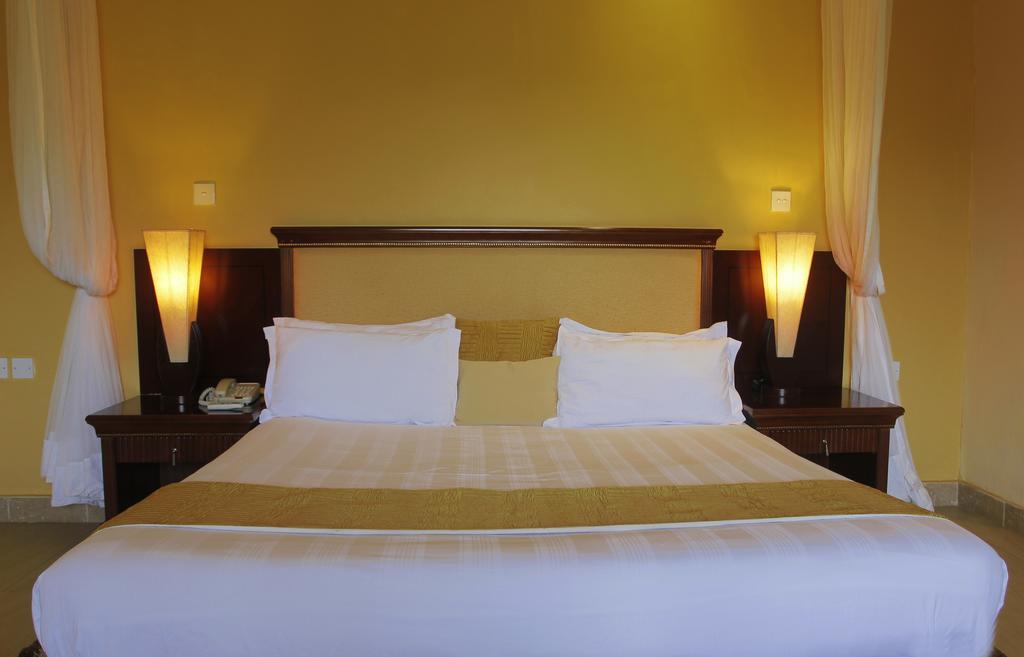 Royal Suites Kampala Exterior photo