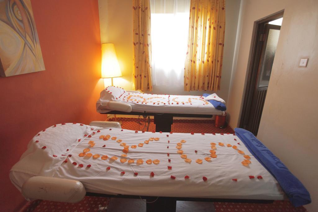 Royal Suites Kampala Exterior photo